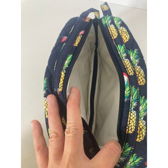 VERA BRADLEY insulated quilted lunch bag in Lighten Up Toucan Party *retired* - Picture 2 of 7